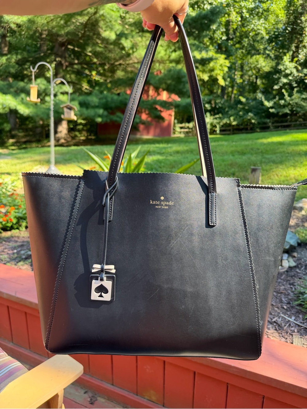 kate spade NWOT Lg Black Leather Tote Bag Scalloped Edge Detail Charm Included